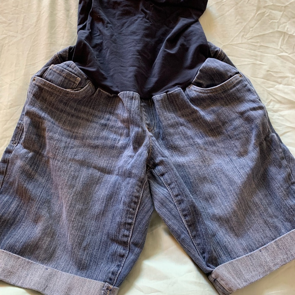 Maternity shorts